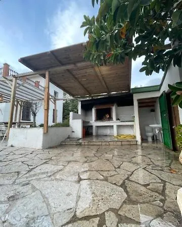 La Muntanya Rural Turistico Vacacional * Tortosa
