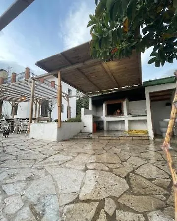 La Muntanya Rural Turistico Vacacional Country house *